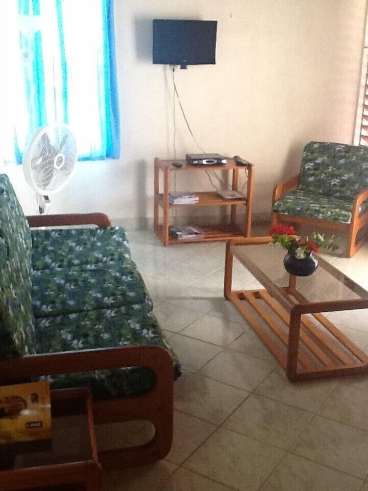 Gentle Breeze Apartments