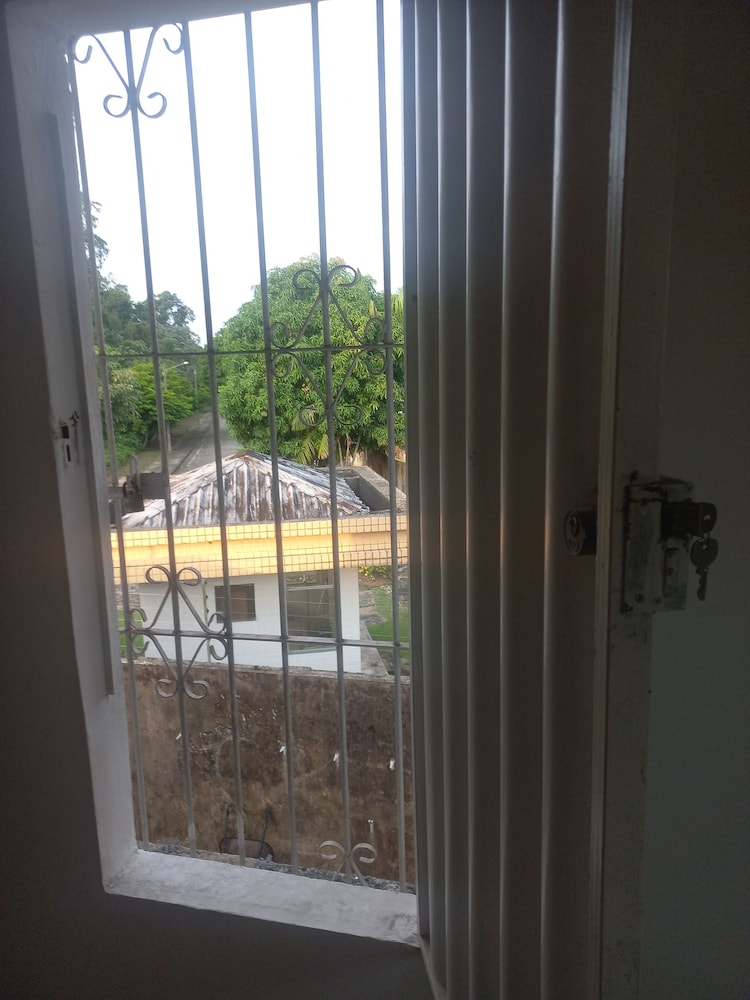 Premium Master & Standard Suites in Spacious House