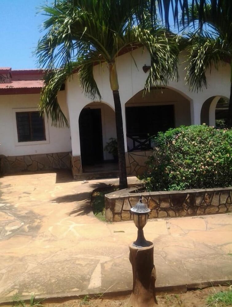 Inchi Raha Cottages
