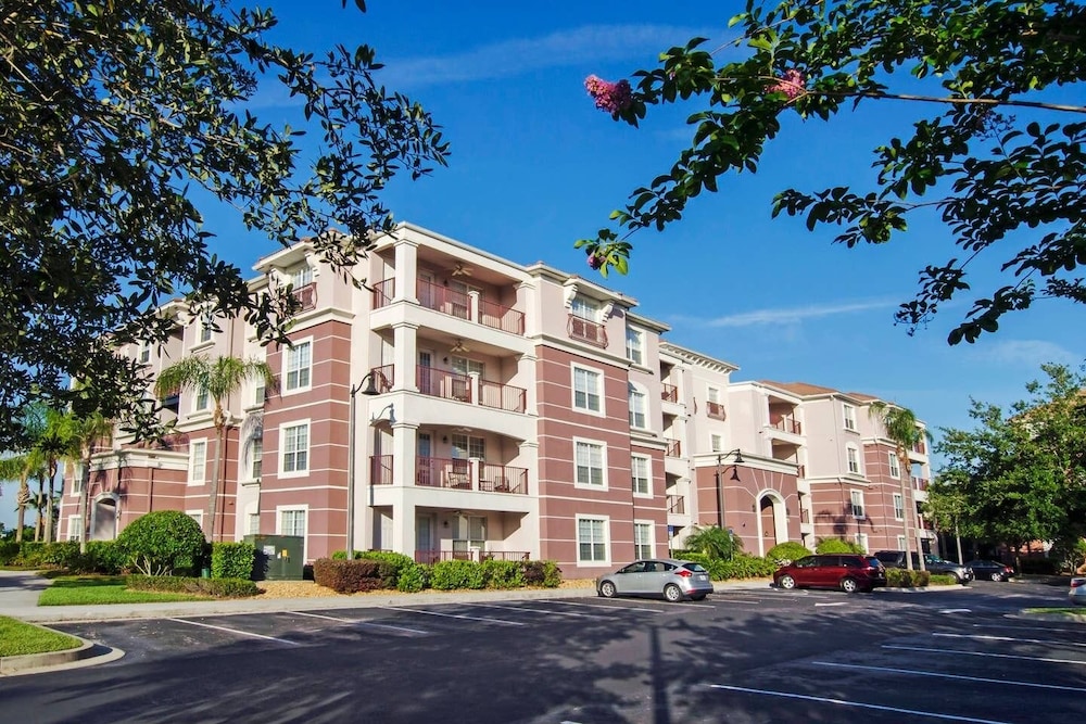 Spacious 3bd/2ba Home With Balcony - Close to Universal and Convention Center! 3vc305