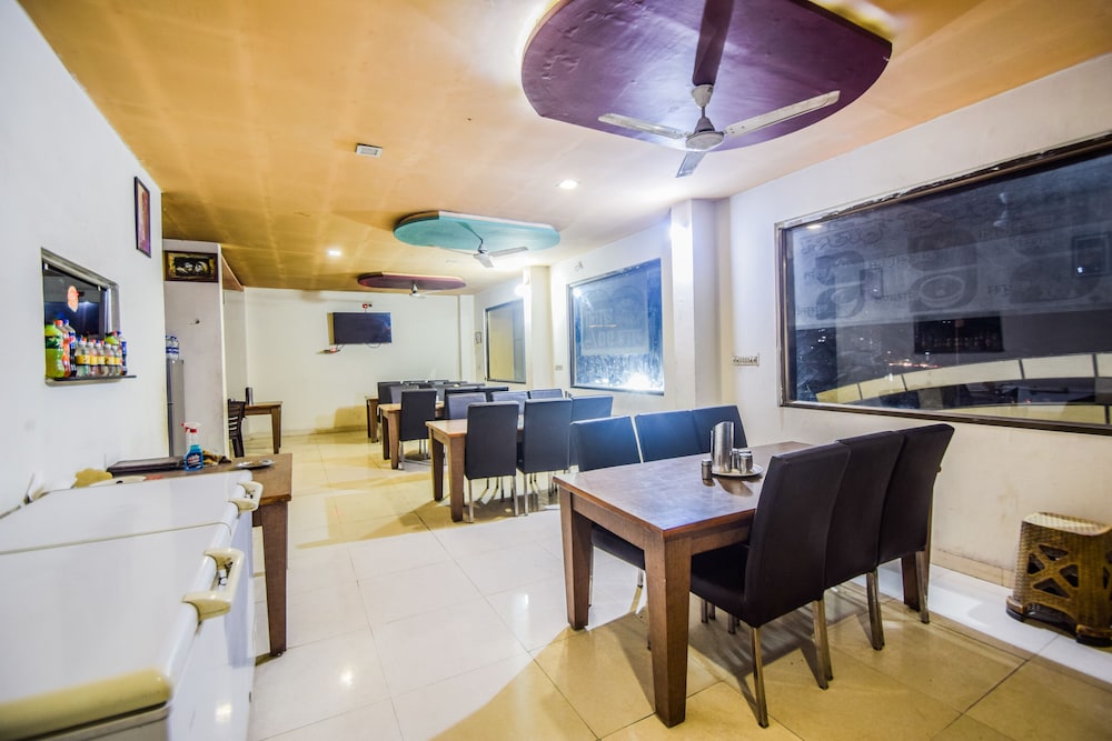 Udaipur Vacations - OYO 36444 Hotel Prabhave  Dining Hall - Property Image 5