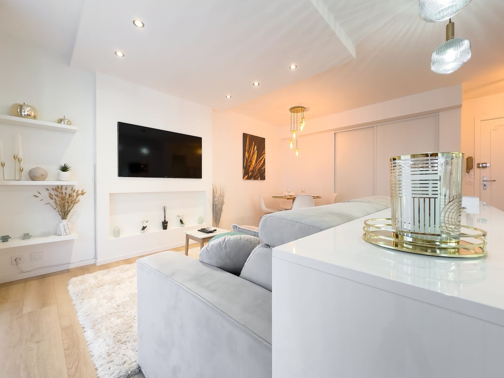 Le Dor in Cannes With 1 Bedrooms and 1 Bathrooms