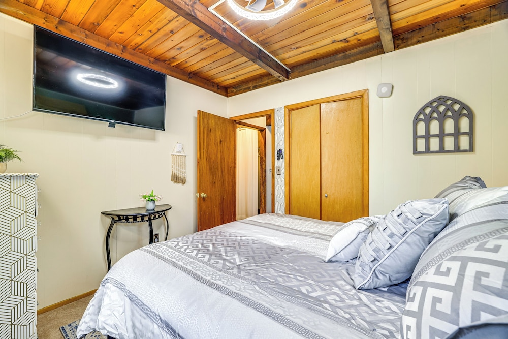 Family Friendly: Streamside Retreat in The Hideout
