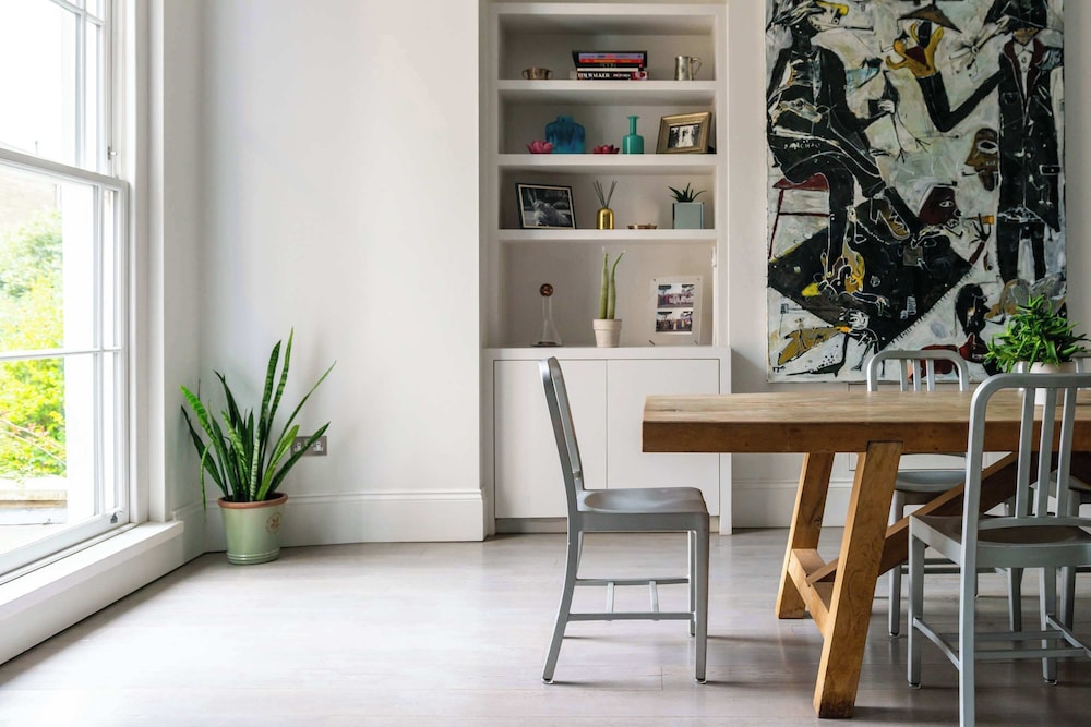 Fantastic 4 Bed House in Iconic Camden