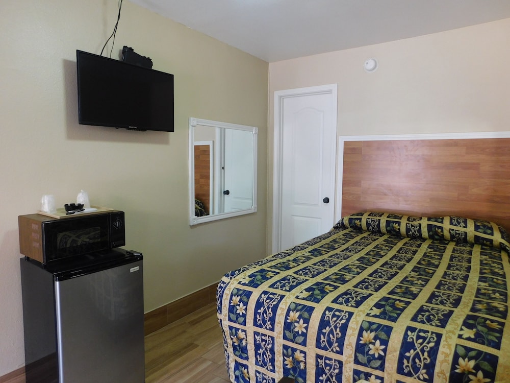Hillcrest Motel view 4