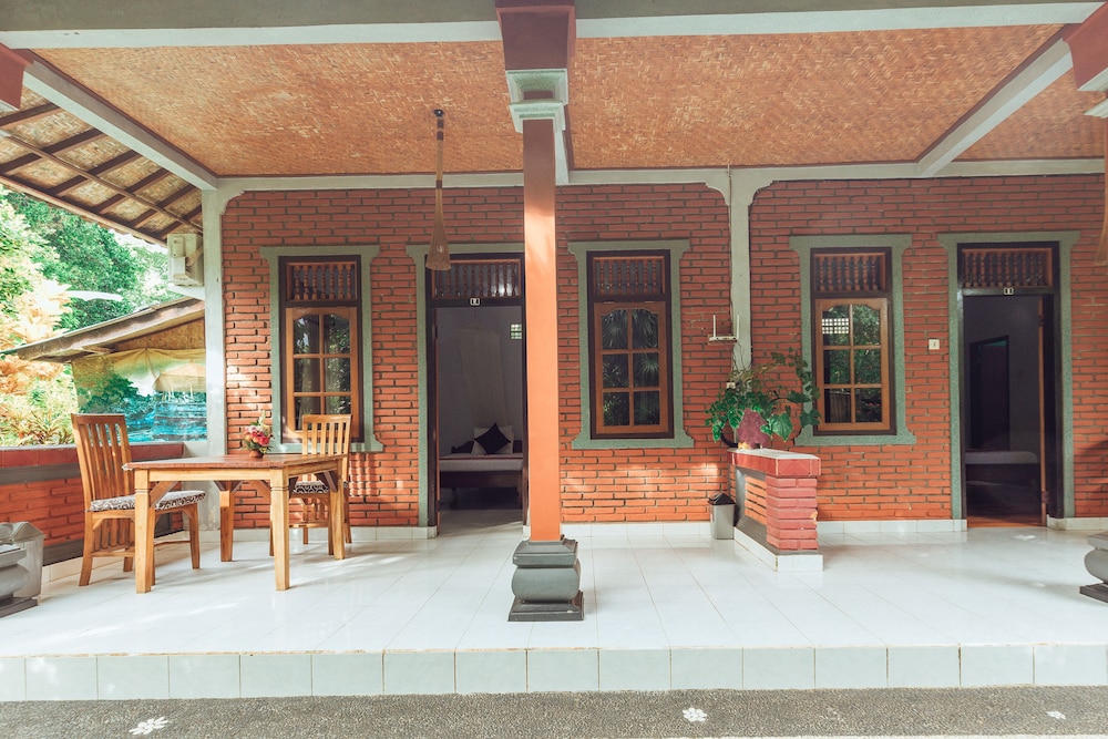 Suastika Lodge