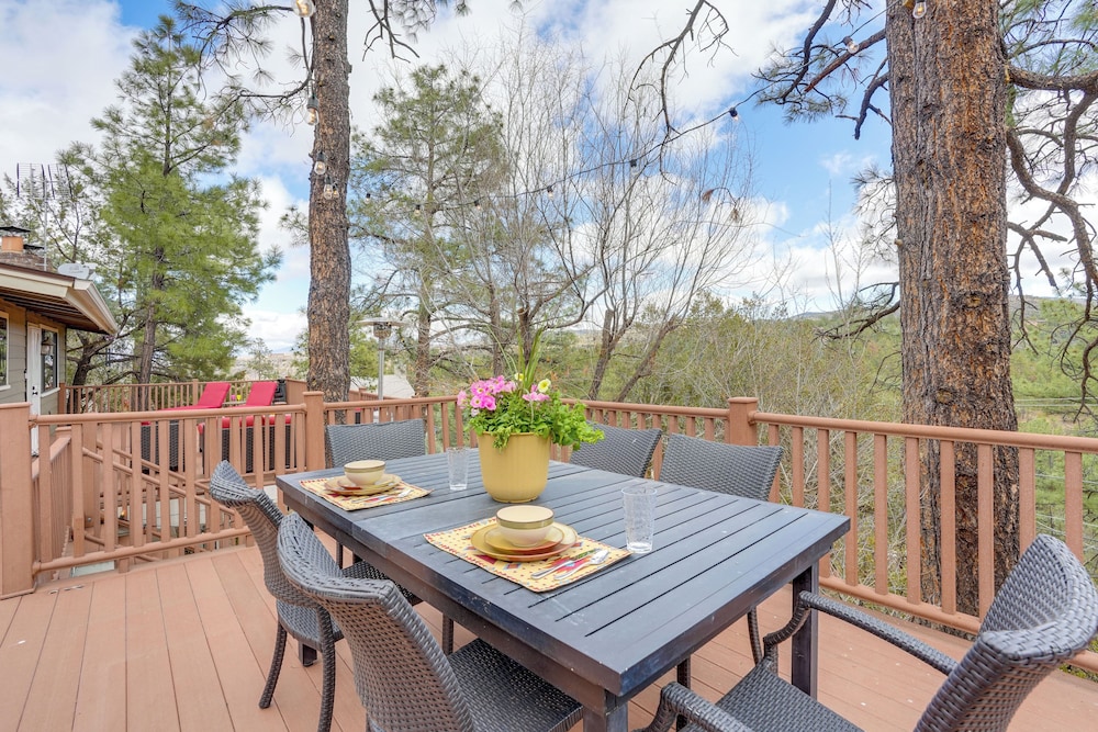 Mtn Views & Multi-level Deck: Prescott Paradise!