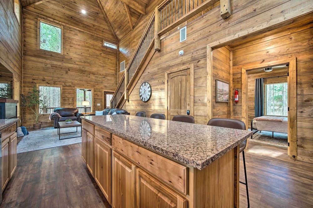 'sutton Ridge' Cabin Rental: Hot Tub & Swing Set! view 3