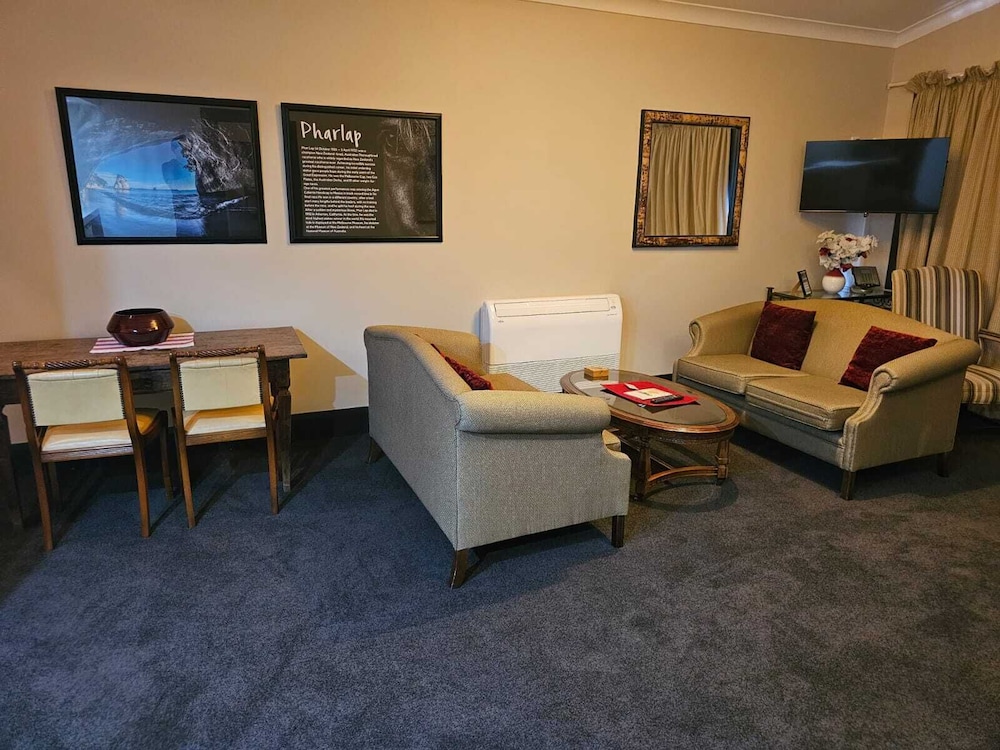 Gateway Motor Inn