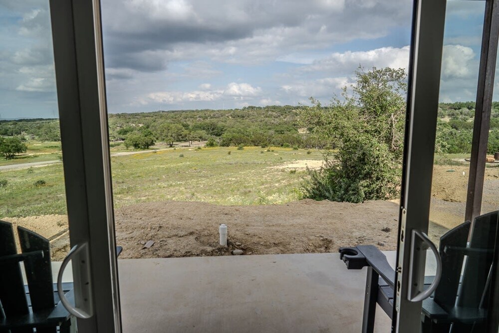 Willie In the Hill Country - Hacienda Amor