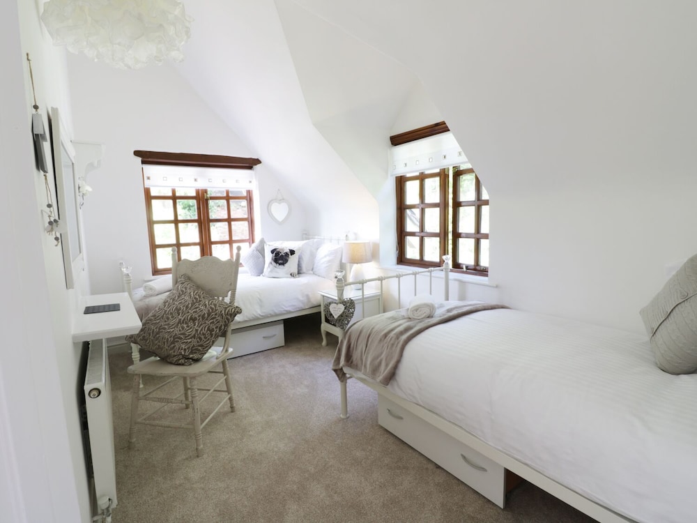 Hillview Cottage