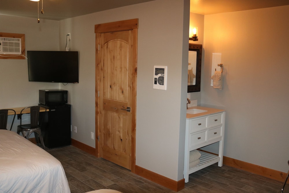 Columbine Inn