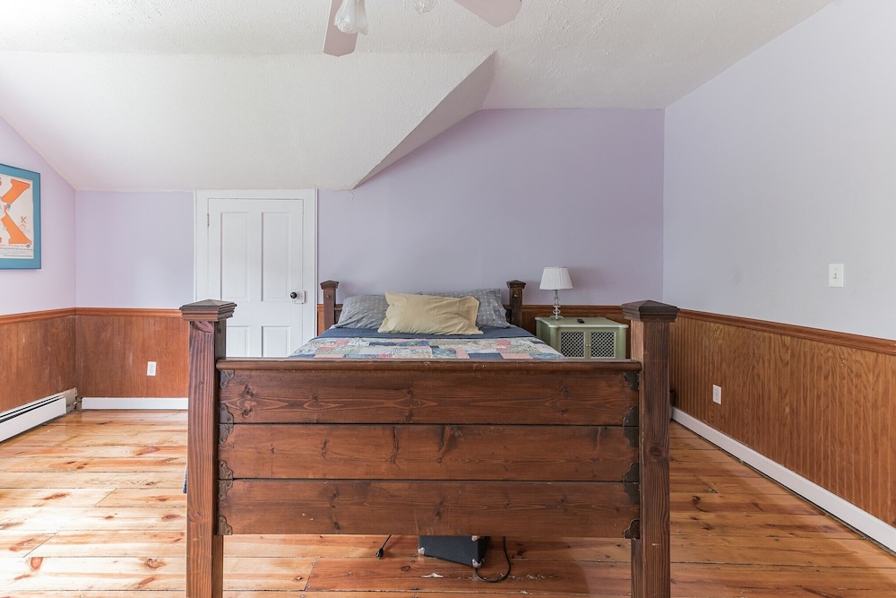 Spacious Victorian Home With Mountain Views And Lots Of Fun Extras!! 5 Bedroom Farmhouse by Redawning - Property Image 34