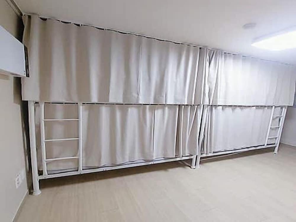 Funwave guesthouse in Haeundae