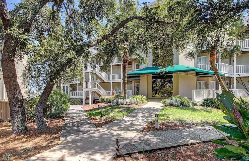 103 B Port O Call by Avantstay Direct Beach Access Screened In Porch! view 5