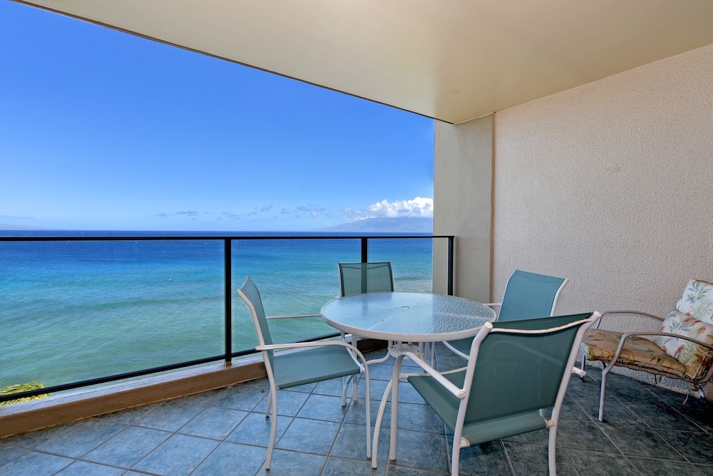 Mahana Resort #906 1 Bedroom Condo by RedAwning