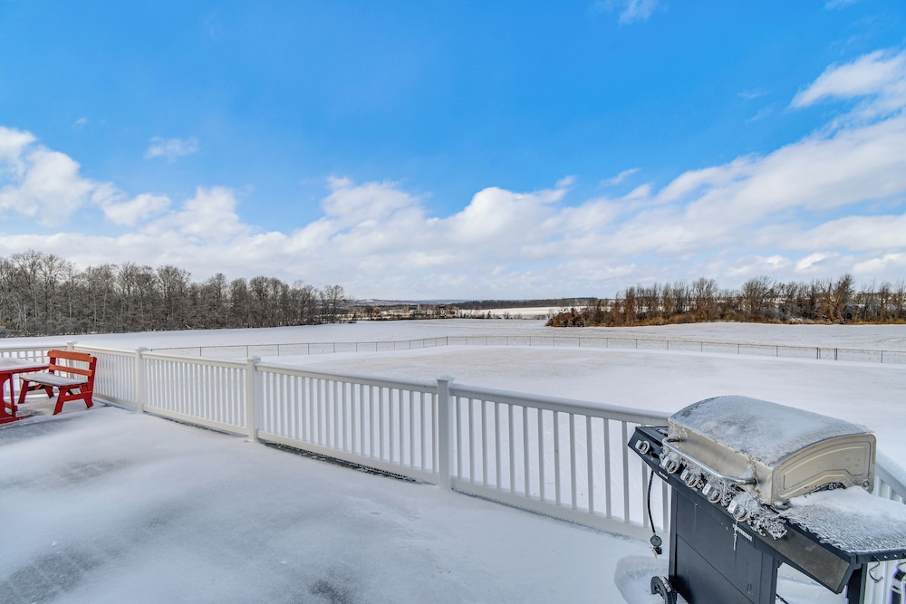 The Gathering Place: Rushville Home w/ Hot Tub