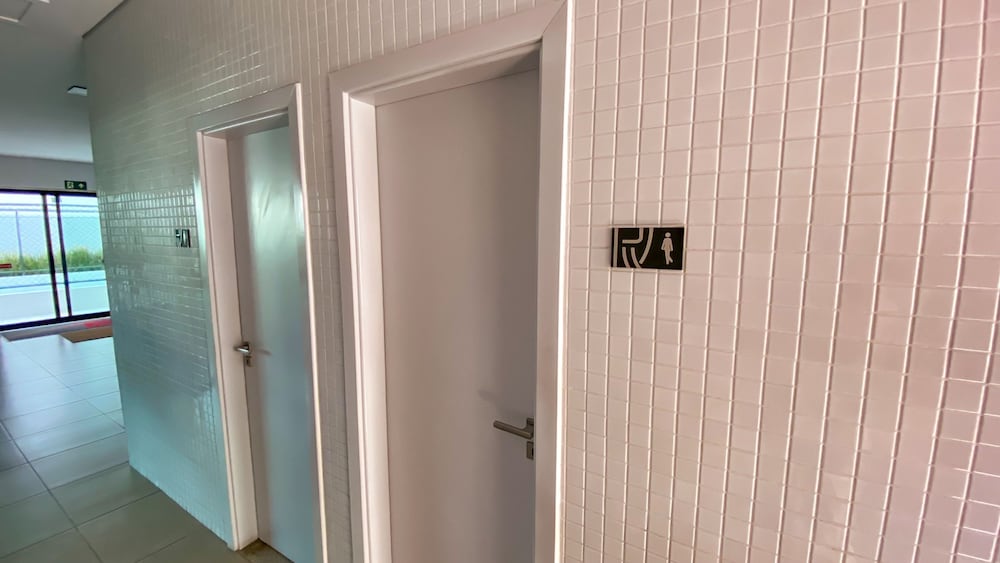 Apto c Varanda Piscina e Sal o de Jogos