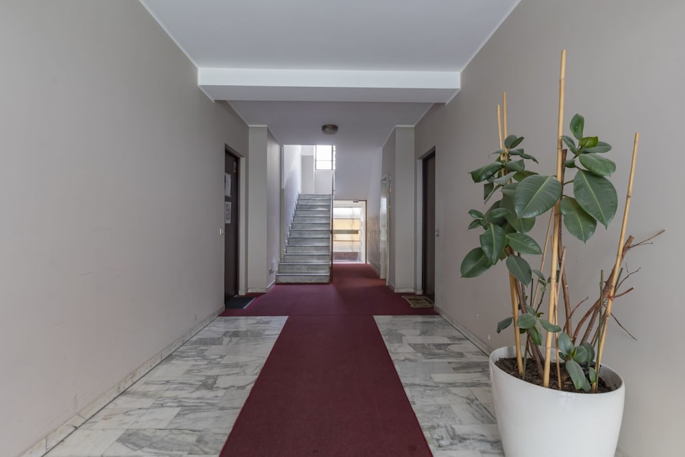 JOIVY Modern 2bed flat with balcony, 250m from M5 Foppa and M2 Sant'Agostino