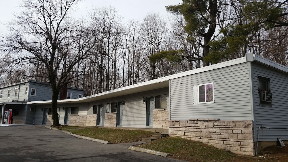 Fishkill Vacations - Towne Inn of Fishkill - Property Image 8