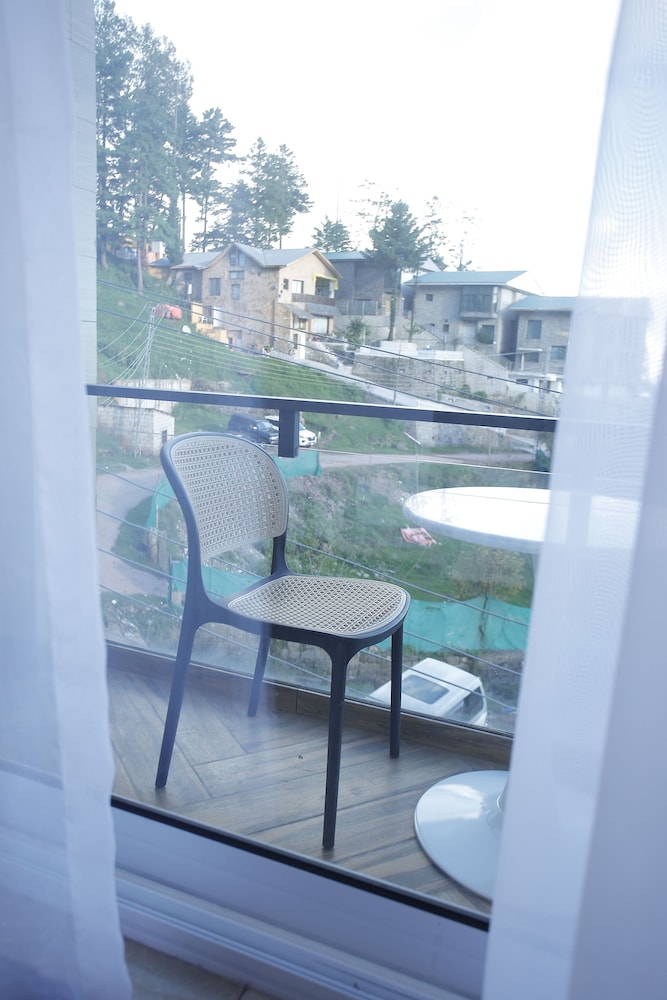 ZAR Luxury Suites Murree