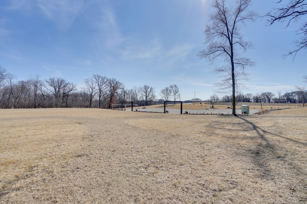 10-acre Plot: Peaceful Getaway in Webster!