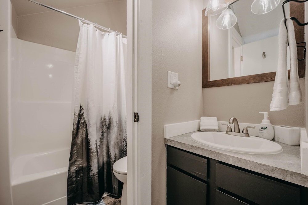 Snowater Condo 45sw With a Media Room