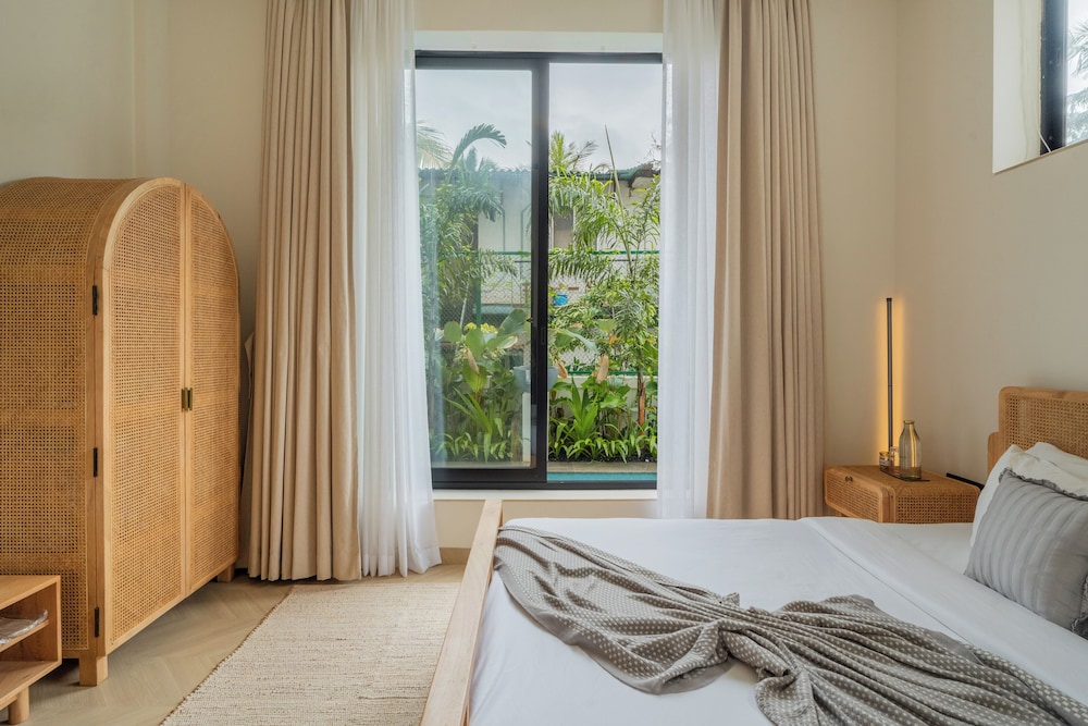 ELIVAAS Ekam | Luxe 4 BHK Villa With Pvt Pool & Patio