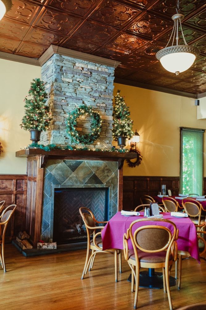 The Hotel Belvidere