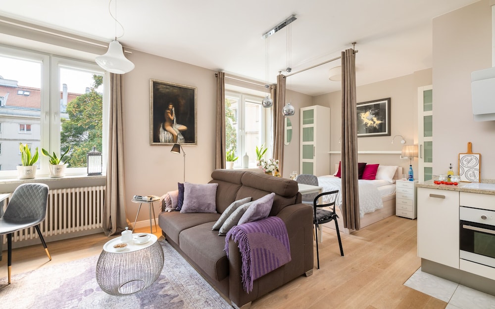 Studio Nowy Świat 47A by Renters view 4