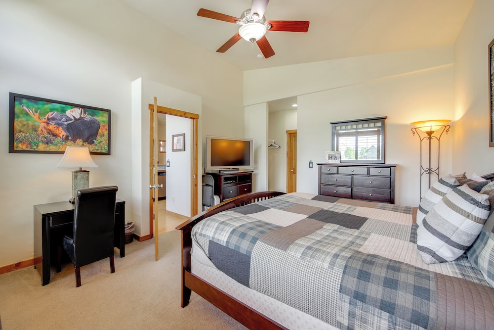 Grand Elk Golf Club On-site: Mtn-view Home w/ Deck