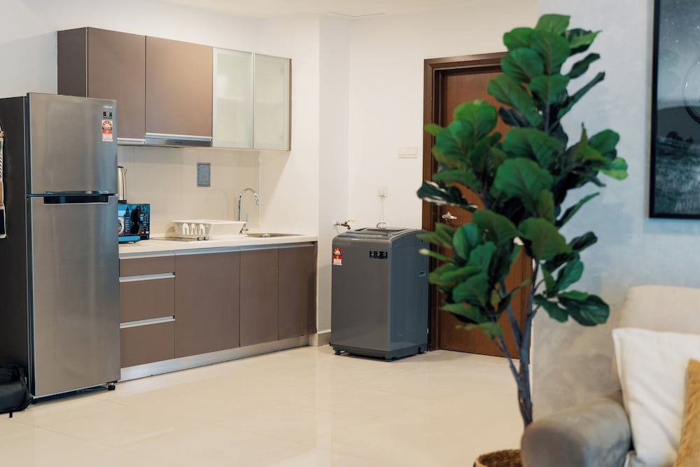 NaiBnB @ Regalia Residence