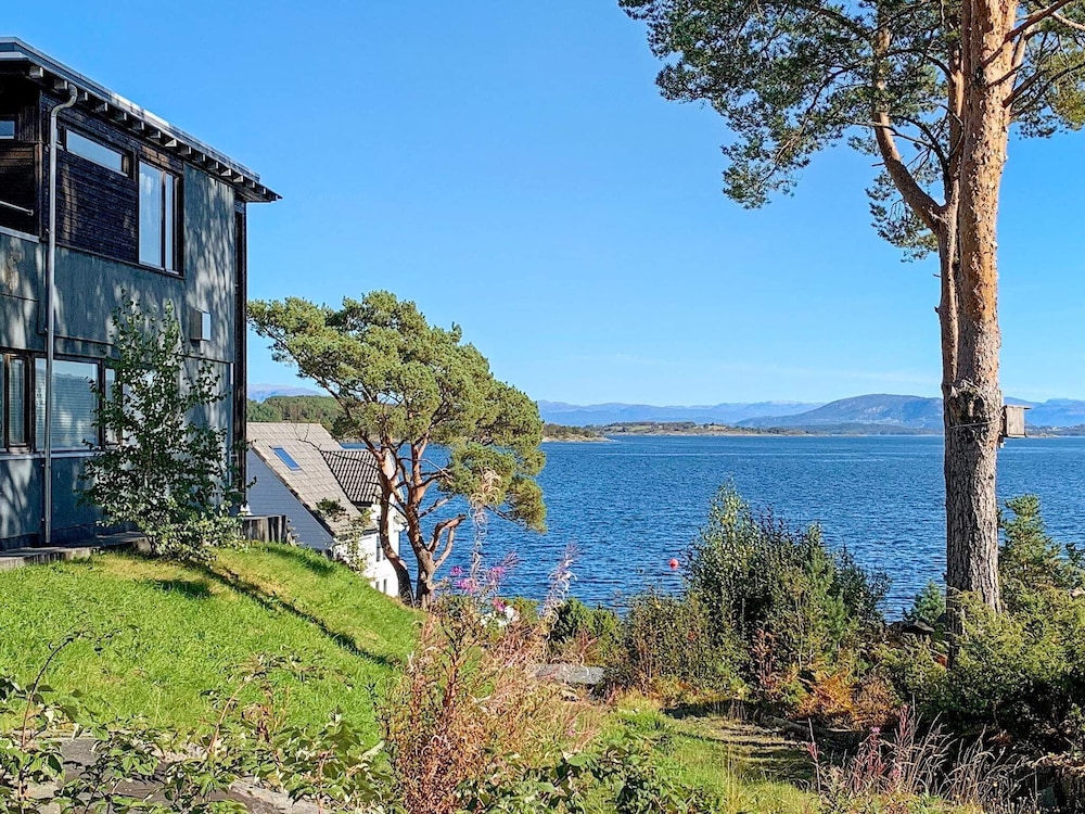 6 Person Holiday Home in Mosterhamn