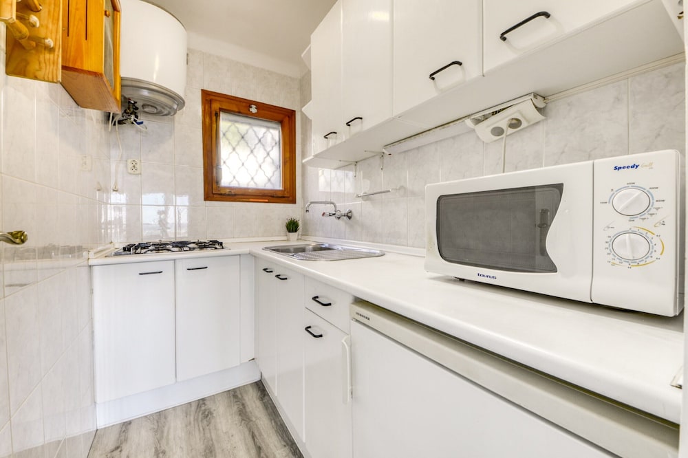 Apartment in Rosas Near Playa de Canyelles