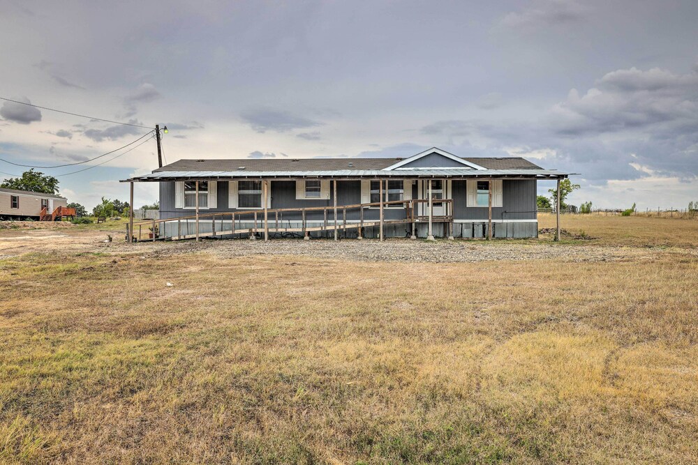 Family-friendly San Marcos Home Close to Tsu! view 3