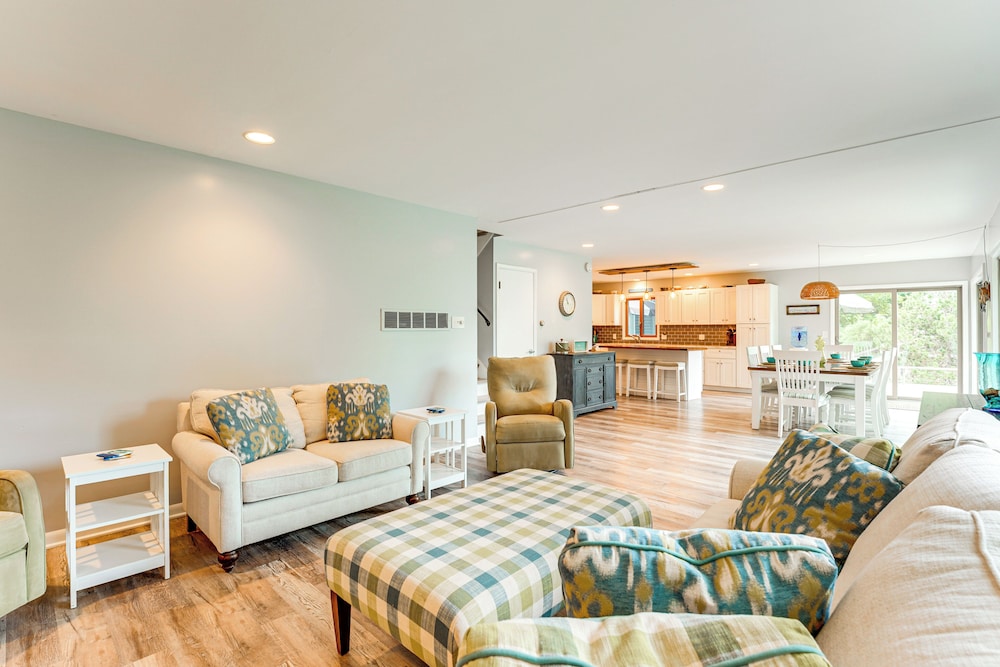 Walk to Semi-private Beach: Lake Michigan Getaway