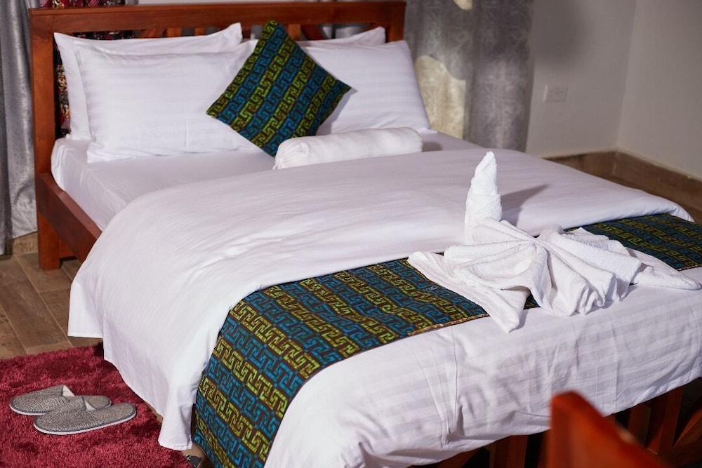 ngirisi hill silverback lodge-bwindi