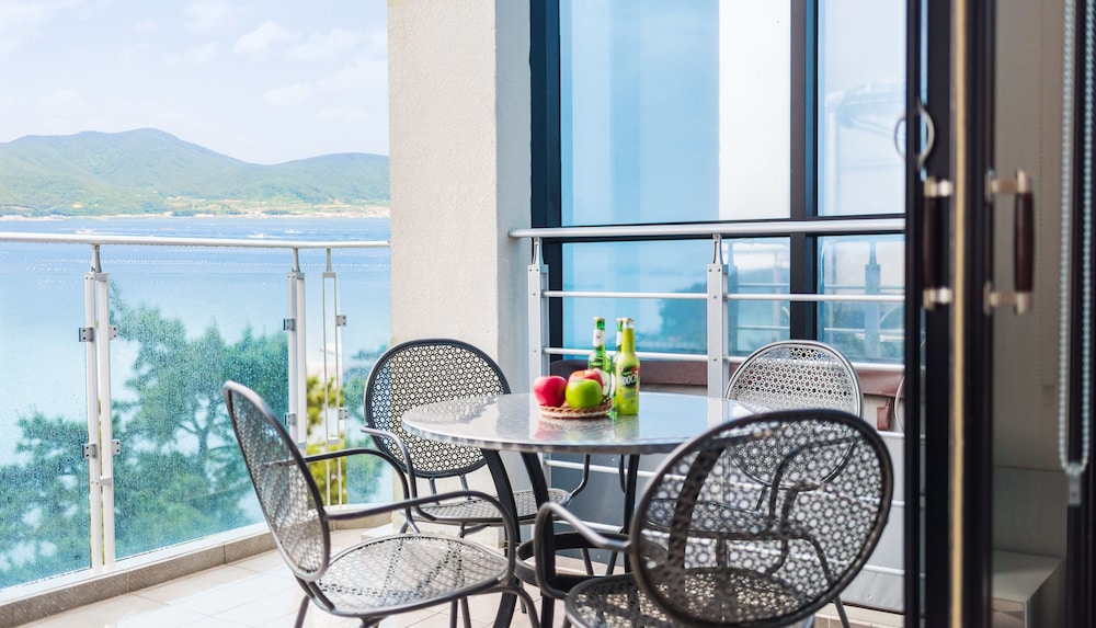 Tongyeong Honey Spa Pension