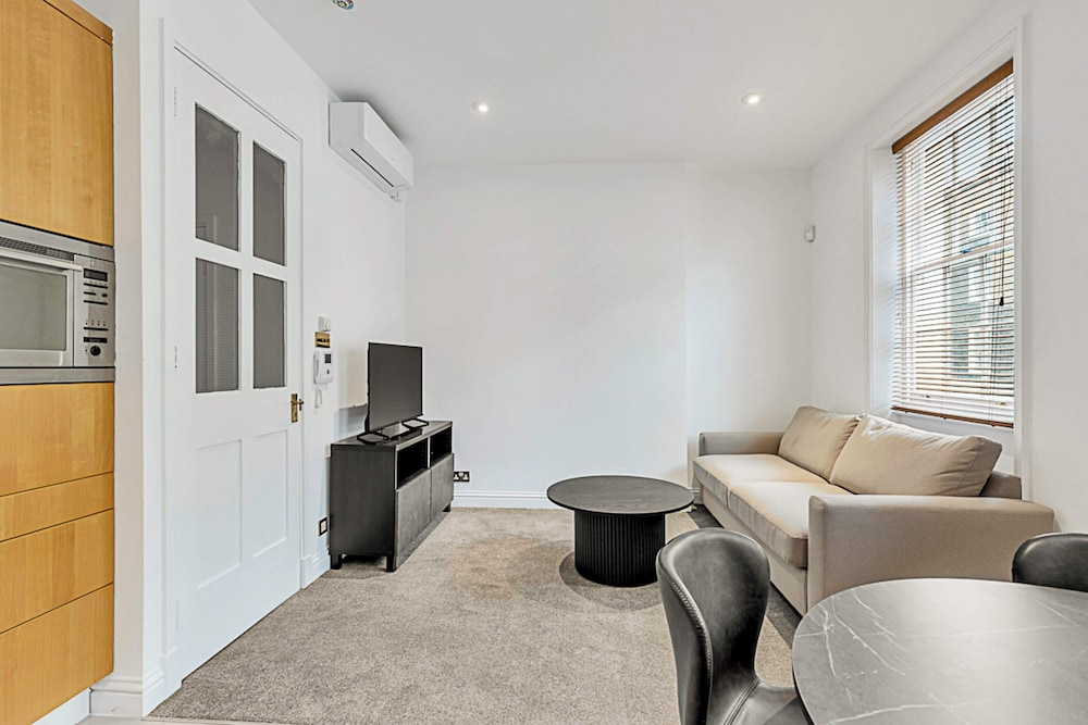 A One-bedroom Apartment Situated In Central London