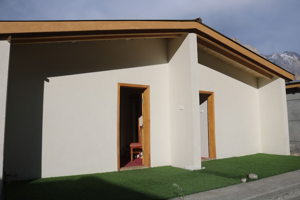 Montvale Resort Passu