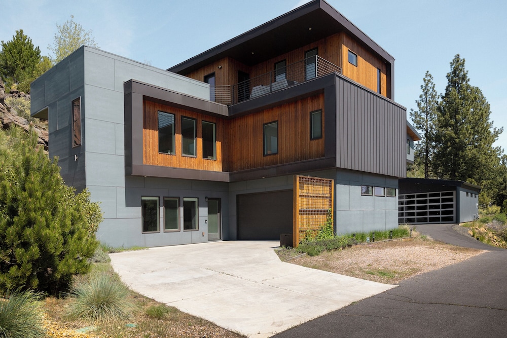 Hotel Cliff House - Image 1