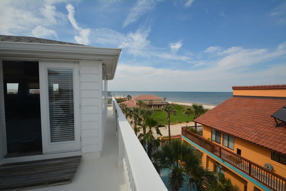 Just Beachy A Luxury Retreat Sleeps 12 3 Levels With Elevator- Perfect for 1-3 Families