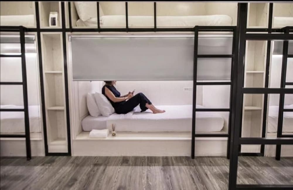 New S7 VIP - Hostel