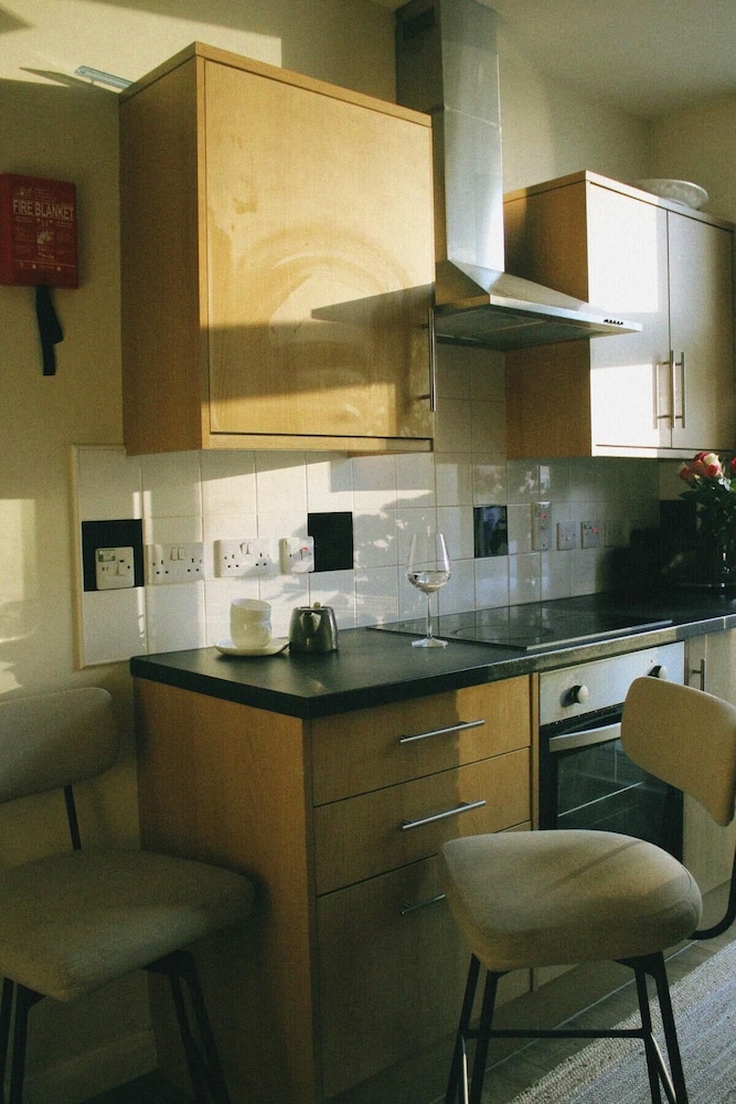 London Gem - Chic Apartment Retreat