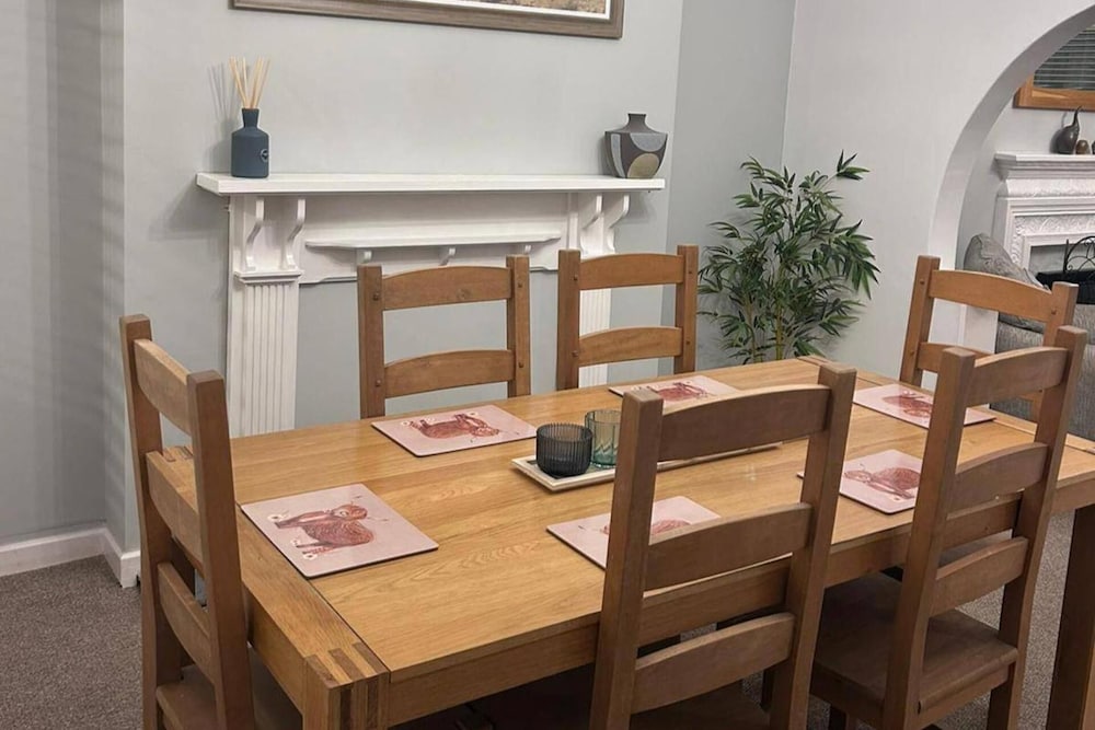 Family-friendly Cosy Home With a Spacious Garden