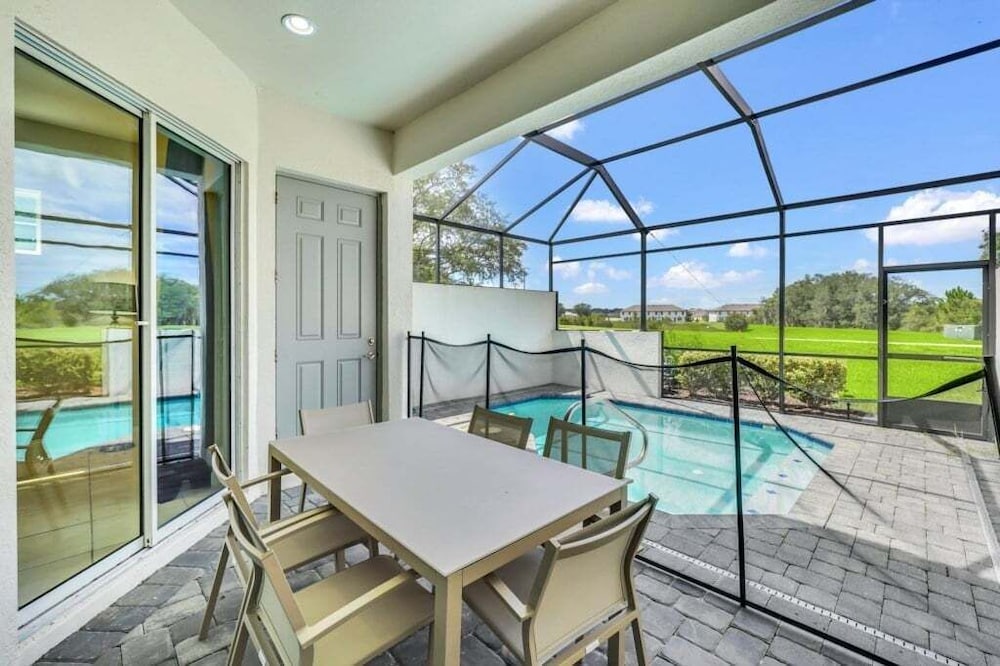 5 Bed Multiple Bunks Perfect For Kids With Pool! 5 Bedroom Townhouse