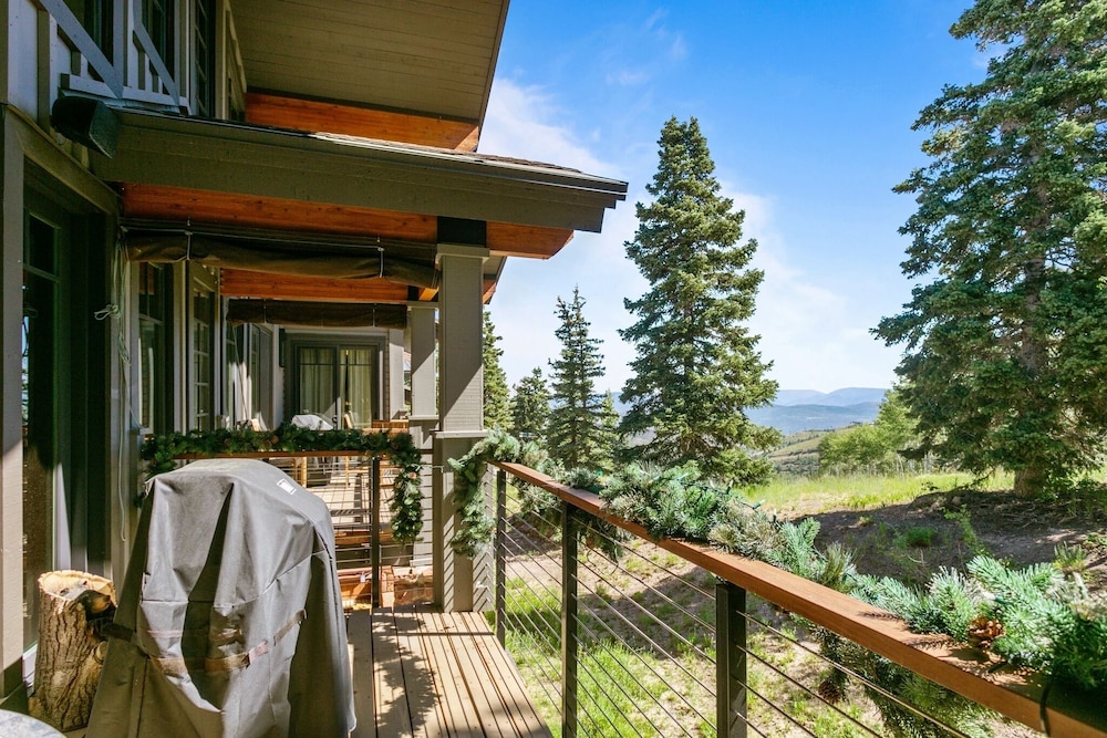 Stag Lodge at Deer Valley Resort - Four Bedroom Residence with Loft and Spa #29 4 Condo