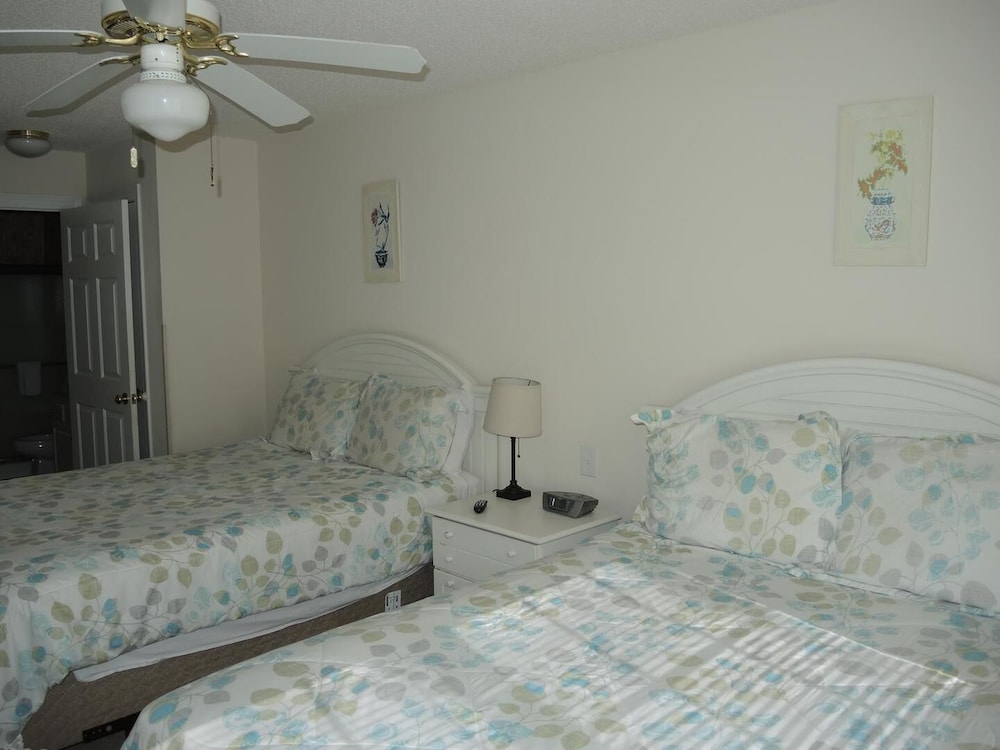 1506m 1 Bedroom Condo by RedAwning view 5