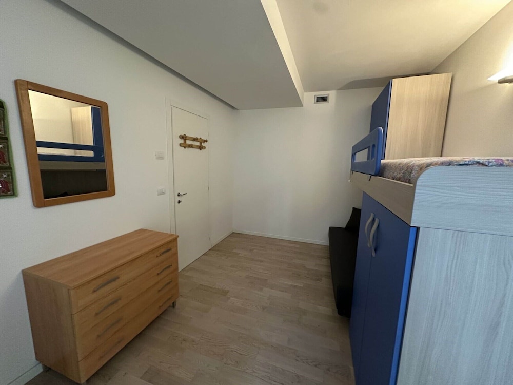 Bright new Apartment Between Beach and City Centre
