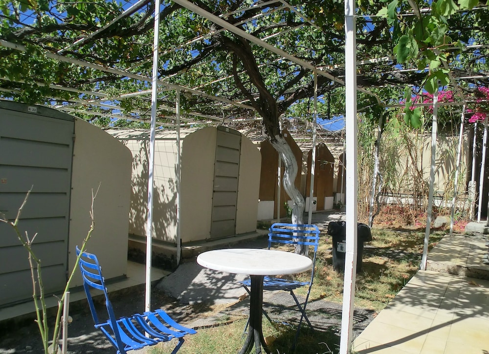Santorini Camping & Hostel